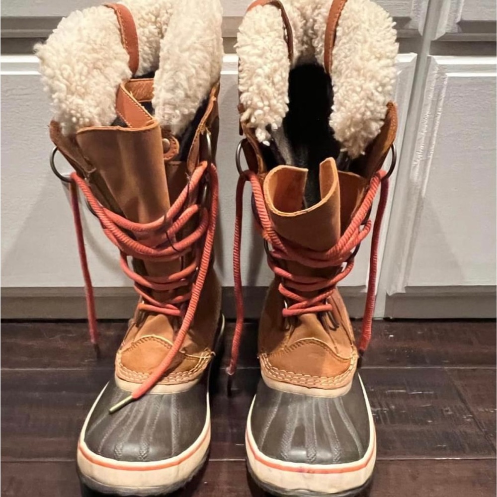 Sorel Joan of Arctic Sherling Boots - Picture 2 of 6